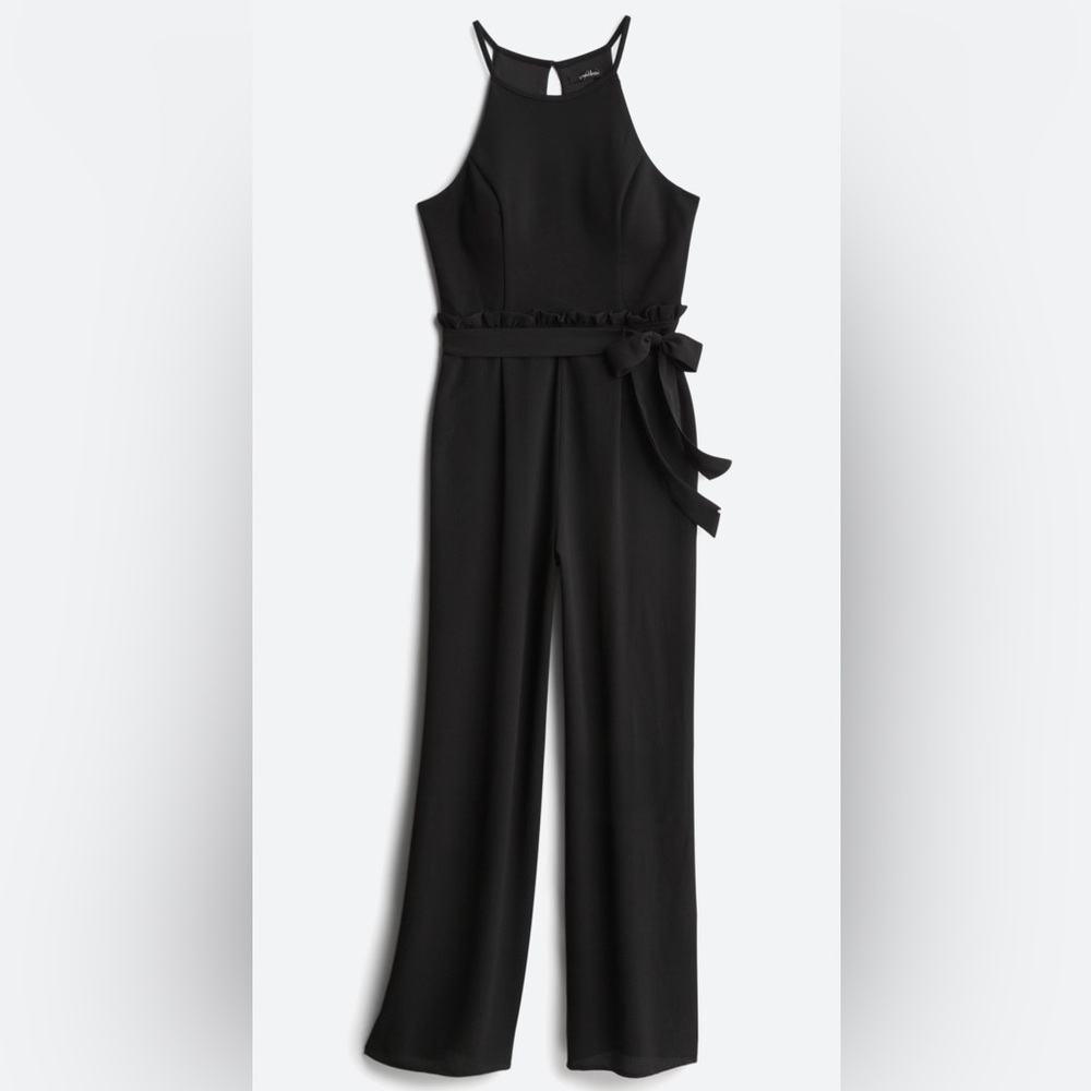 Black jumpsuit perfect for a wedding or work. Only worn 1 time!